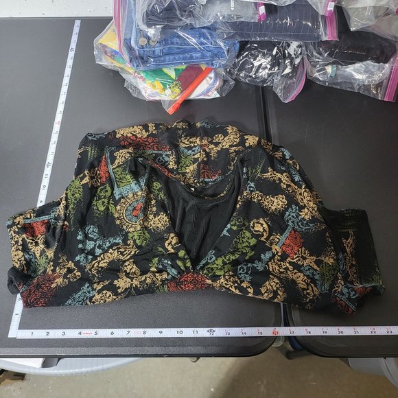 Coldwater Creek Womens Faux Mock Layer Printed Blouse Size Large Stretch Slinky - Picture 7 of 9